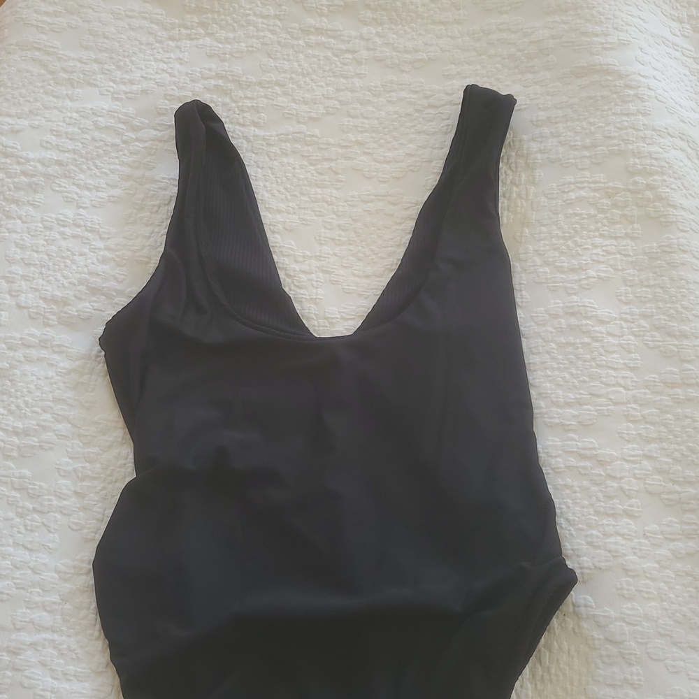 MONTCE KIM BELTED RIB ONE PIECE SWIMSUIT IN BLACK RIB/SZ:LARGE - Picture 8 of 11